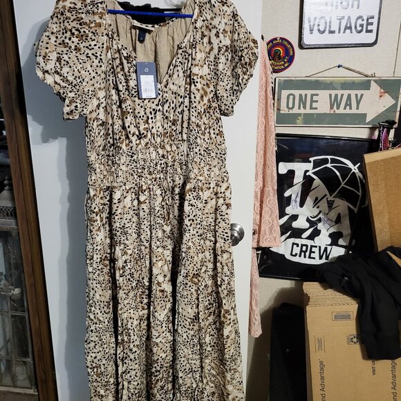 Universal Thread Dresses & Skirts - NWT UNIVERSAL THREAD ANIMAL PRINT MAXI DRESS SZ L